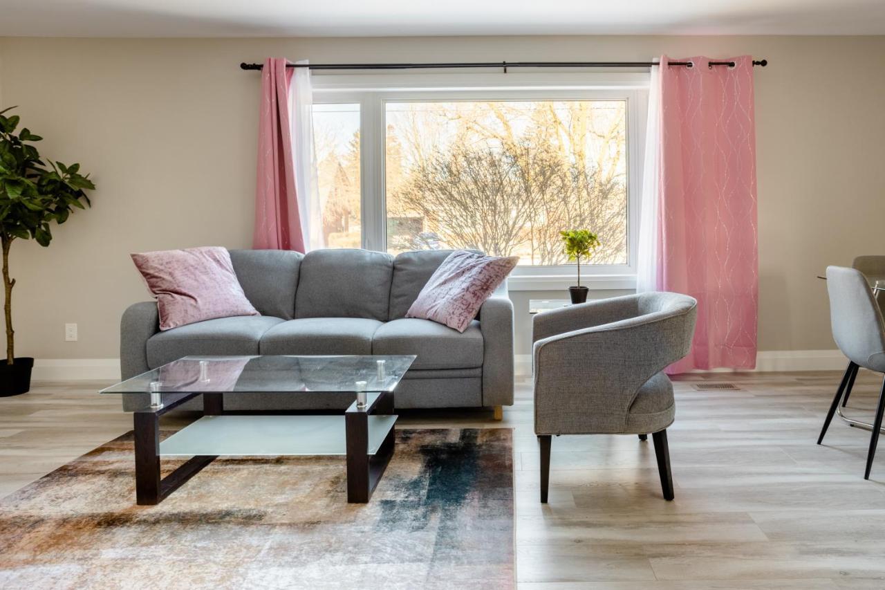 Entire 2 Bedroom Apartment Downtown - U2 Kitchener Buitenkant foto
