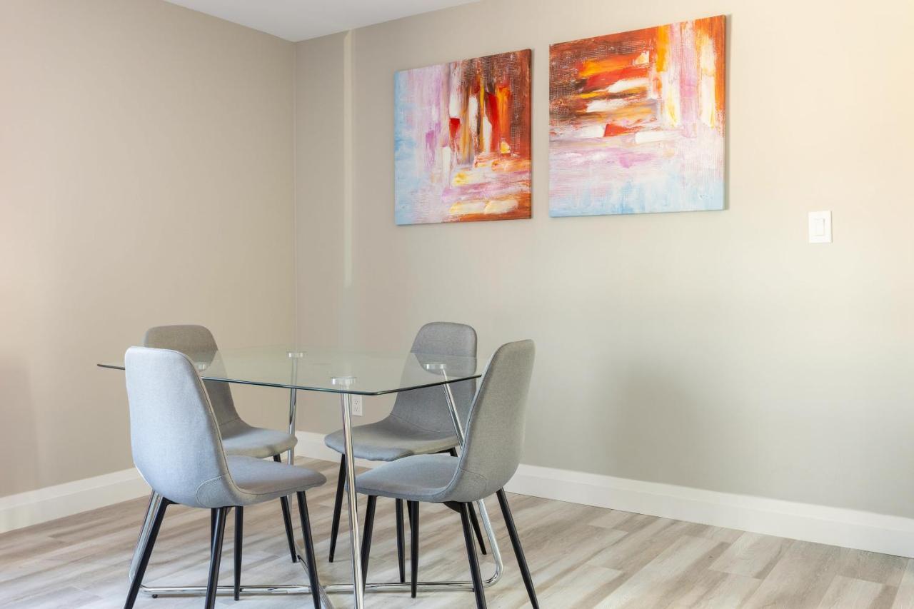 Entire 2 Bedroom Apartment Downtown - U2 Kitchener Buitenkant foto